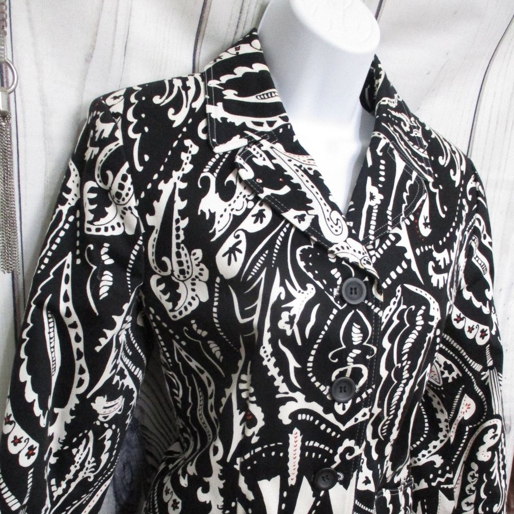 Career blazer black white blazer